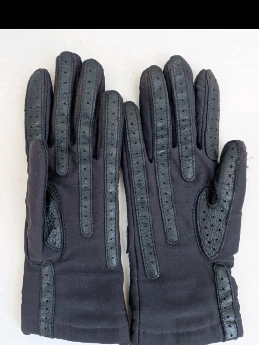 Vintage Isotoner by Aris Women’s Navy Blue Warm-Ups Gloves Fleece Lined One Size